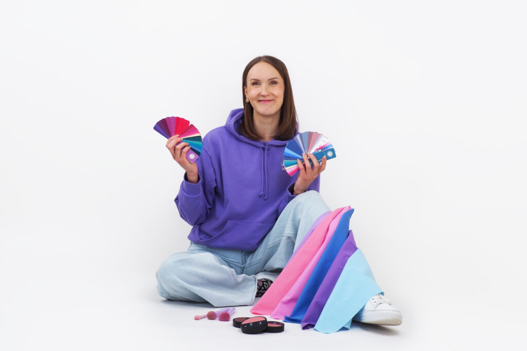 12-jaollinen ja 16-jaolllinen värianalyysi Joensuu, Parturi-kampaamo Imake Look.